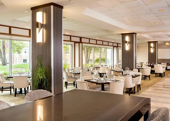 Sheraton Chicago Elk Grove 4*