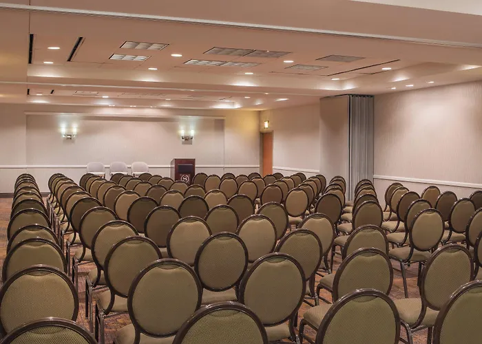 Sheraton Chicago Elk Grove Hotel