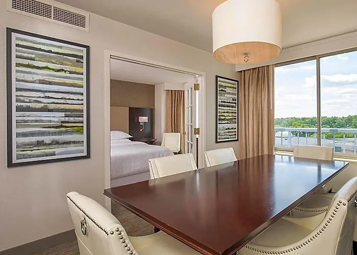 Sheraton Chicago Elk Grove 4*