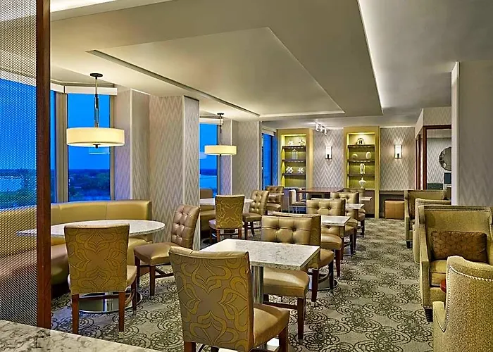 Sheraton Chicago Elk Grove Hotel