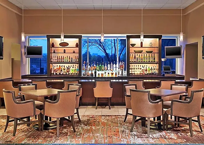 Sheraton Chicago Elk Grove Hotel