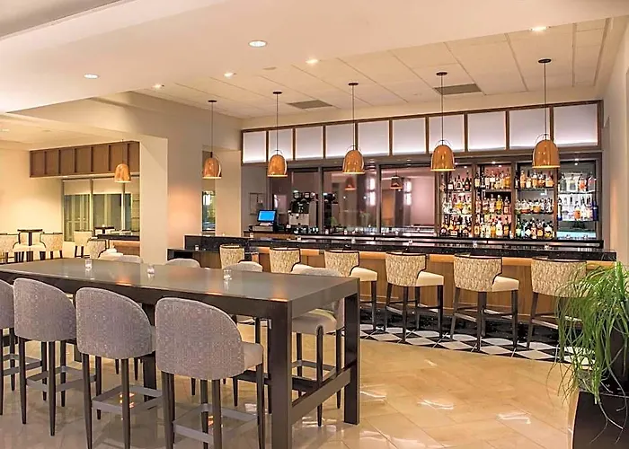 Sheraton Chicago Elk Grove Hotel 4*