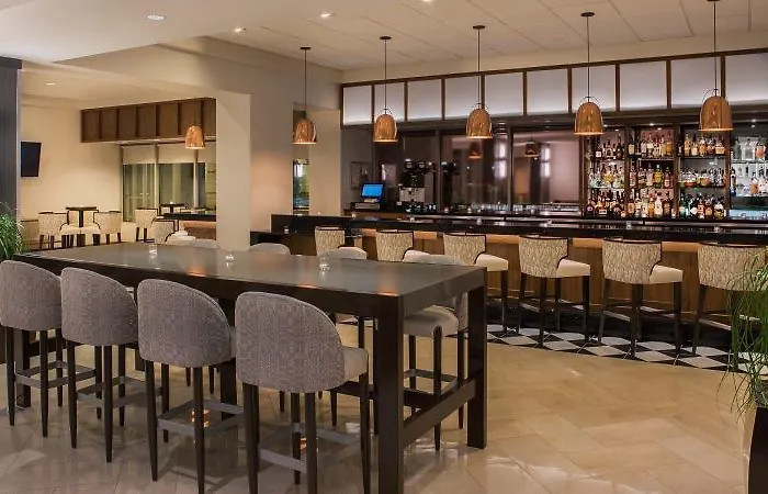 Sheraton Chicago Elk Grove 4*