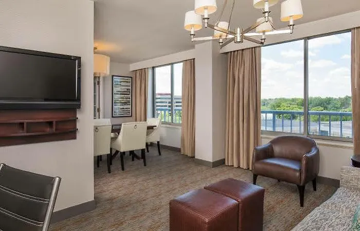 Sheraton Chicago Elk Grove 4*