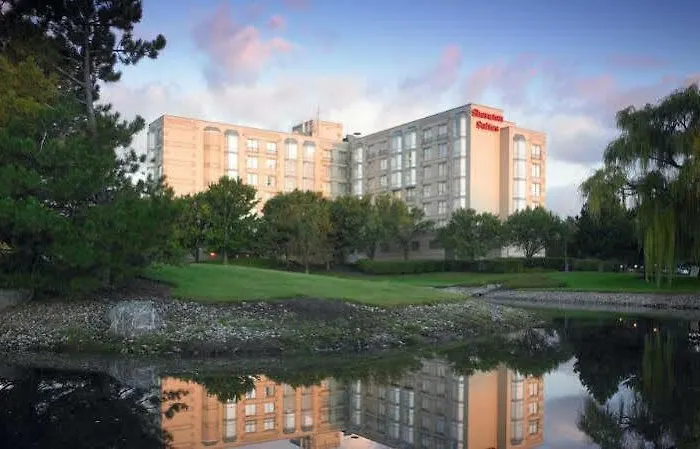 Sheraton Chicago Elk Grove Hotel
